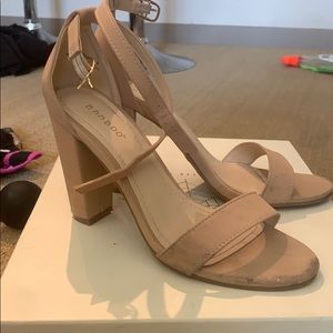 Stewpot nude heels